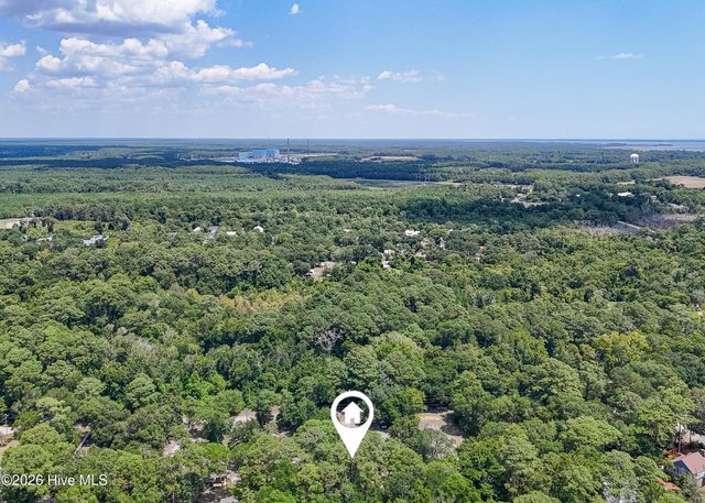 307 Yaupon Drive, Southport, NC 28461