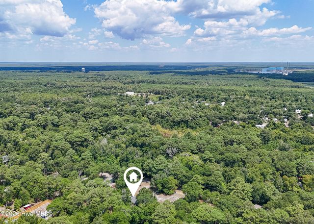 307 Yaupon Drive, Southport, NC 28461