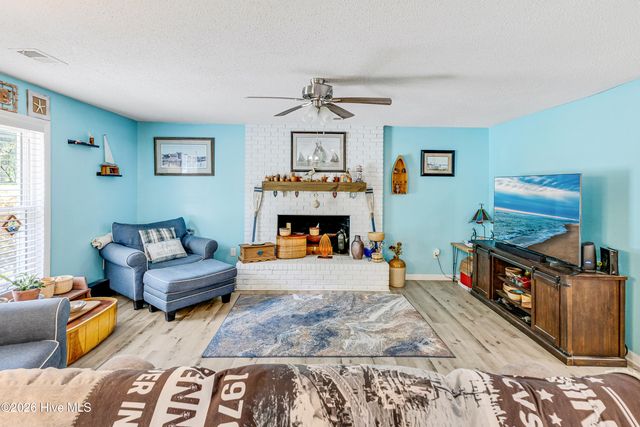307 Yaupon Drive, Southport, NC 28461