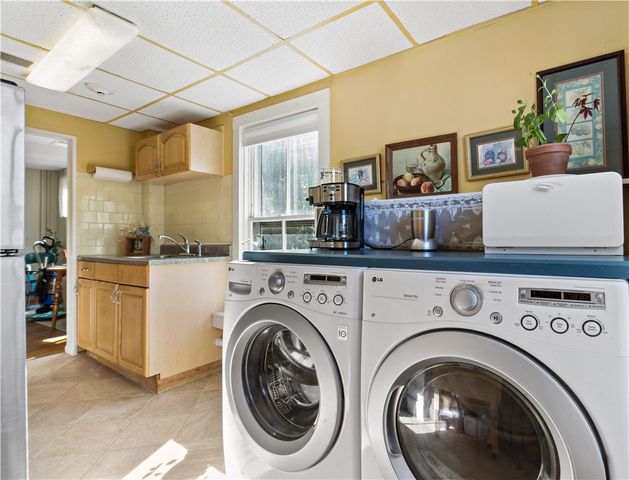 32 School Street 4, Newport, RI 02840