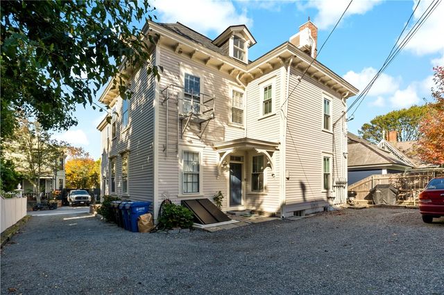 32 School Street 4, Newport, RI 02840