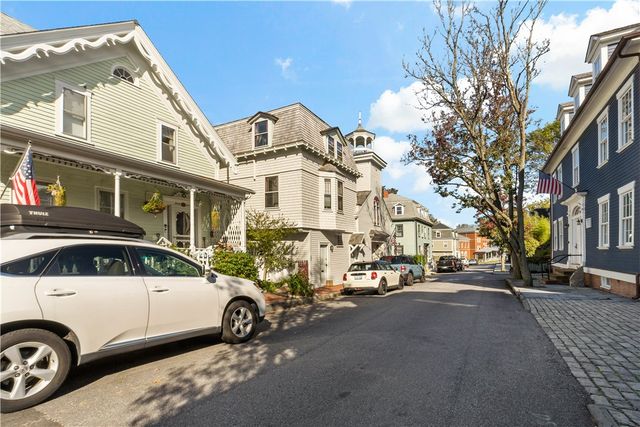 32 School Street 4, Newport, RI 02840