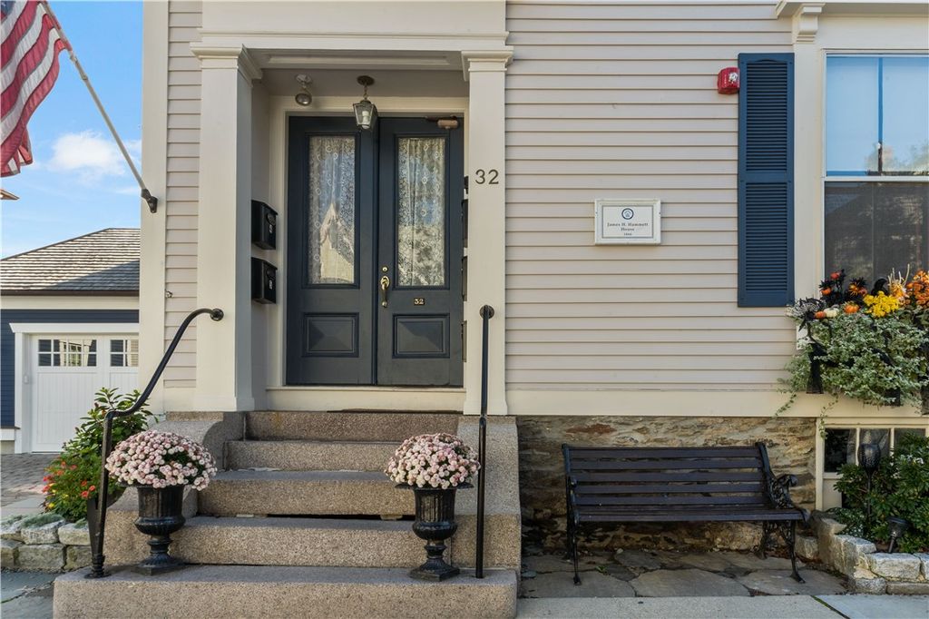 32 School Street 4, Newport, RI 02840