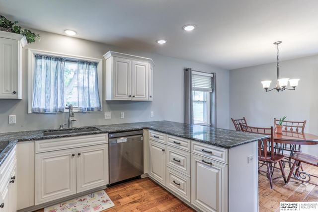 3606 S 51 Avenue, Omaha, NE 68106