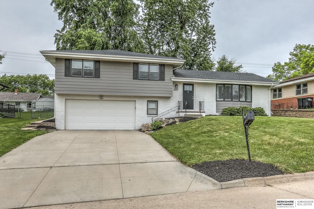 3606 S 51 Avenue, Omaha, NE 68106