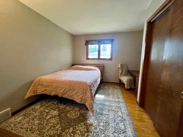 1020 Roberts Road SW, Hutchinson, MN 55350