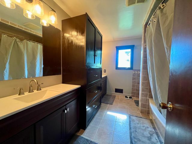 1020 Roberts Road SW, Hutchinson, MN 55350