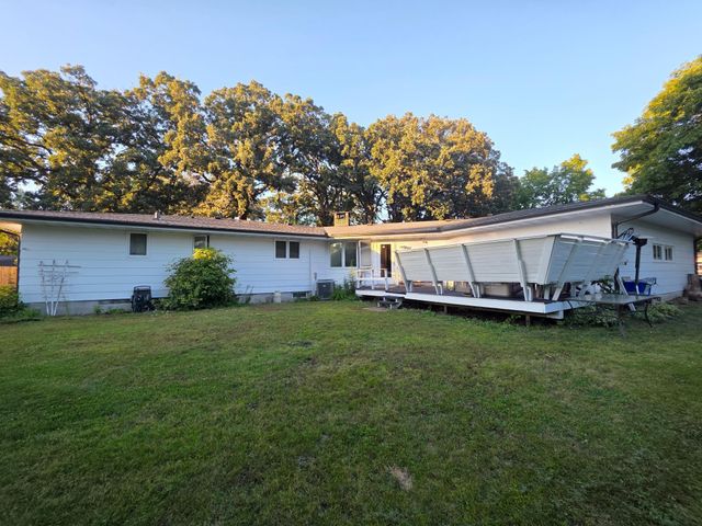 1020 Roberts Road SW, Hutchinson, MN 55350