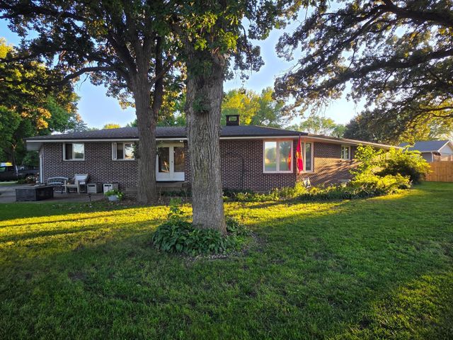 1020 Roberts Road SW, Hutchinson, MN 55350