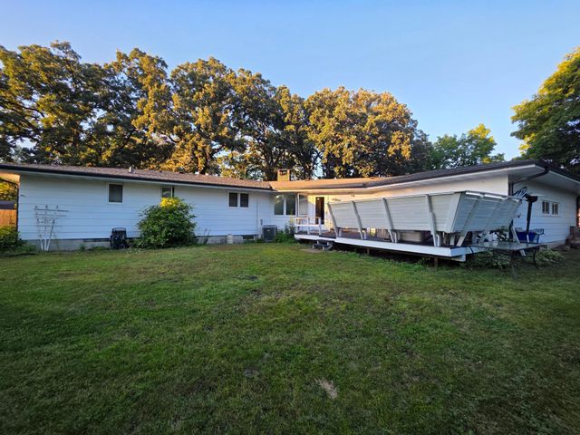 1020 Roberts Road SW, Hutchinson, MN 55350