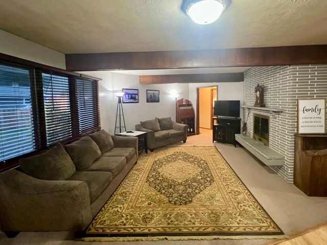 1020 Roberts Road SW, Hutchinson, MN 55350