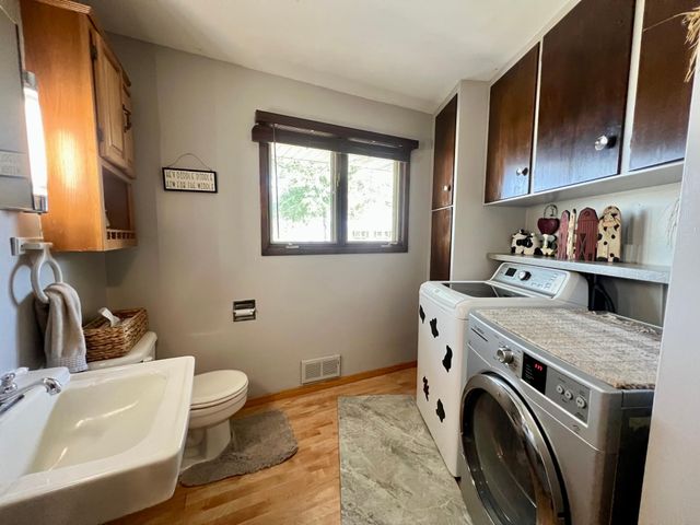 1020 Roberts Road SW, Hutchinson, MN 55350