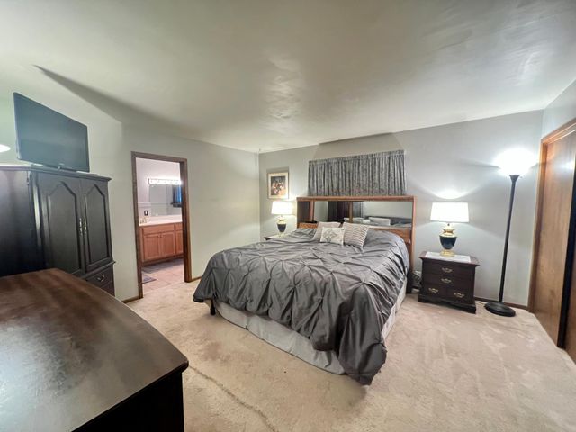 1020 Roberts Road SW, Hutchinson, MN 55350