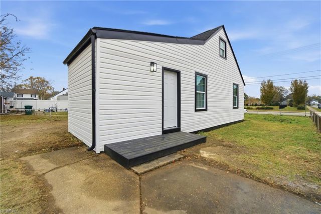 1701 Chestnut AVE, Newport News, VA 23607