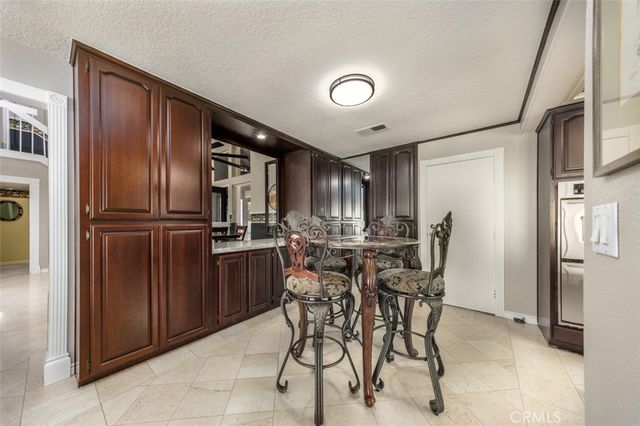 1828 Kinglet Court, Costa Mesa, CA 92626