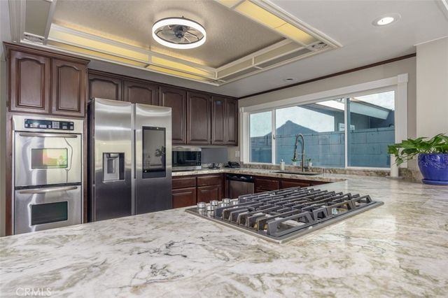 1828 Kinglet Court, Costa Mesa, CA 92626