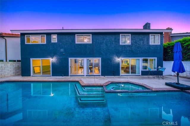 1828 Kinglet Court, Costa Mesa, CA 92626