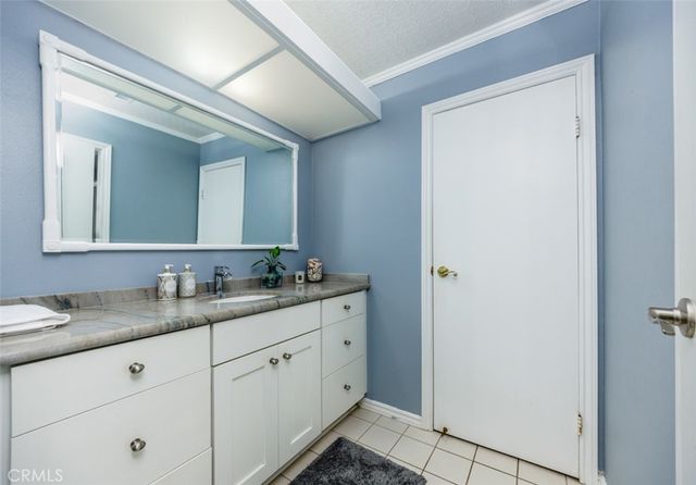 1828 Kinglet Court, Costa Mesa, CA 92626