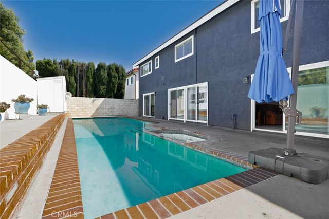 1828 Kinglet Court, Costa Mesa, CA 92626