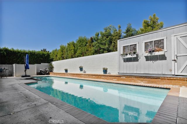 1828 Kinglet Court, Costa Mesa, CA 92626