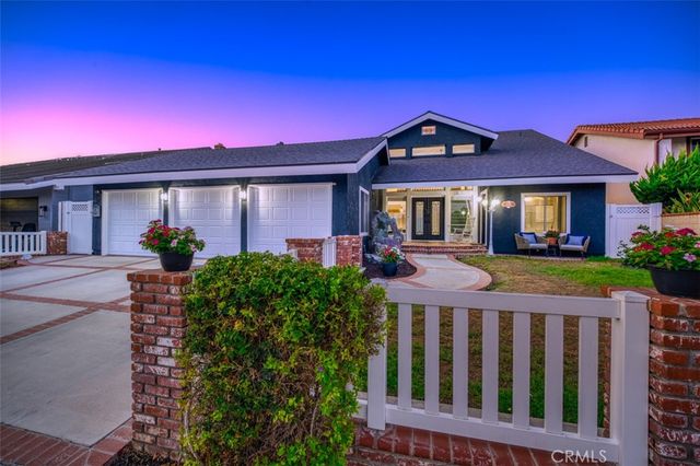 1828 Kinglet Court, Costa Mesa, CA 92626