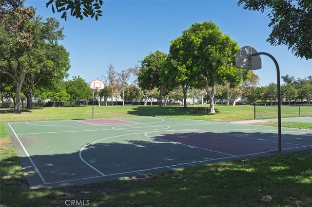 1828 Kinglet Court, Costa Mesa, CA 92626
