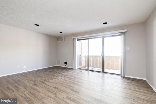 211 WOODHOLLOW DR, Marlton, NJ 08053