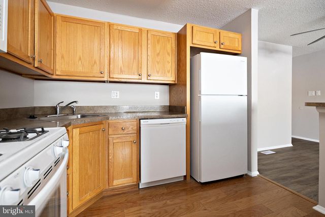 211 WOODHOLLOW DR, Marlton, NJ 08053