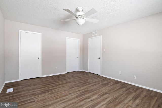 211 WOODHOLLOW DR, Marlton, NJ 08053