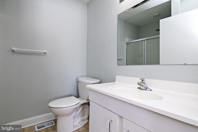 211 WOODHOLLOW DR, Marlton, NJ 08053