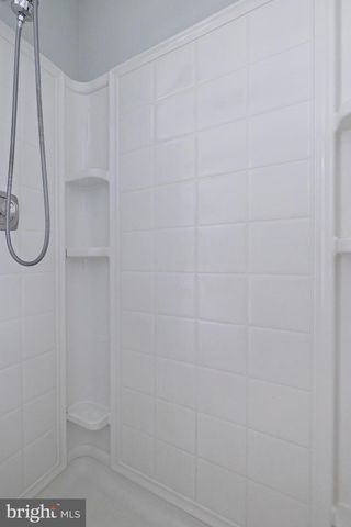 211 WOODHOLLOW DR, Marlton, NJ 08053