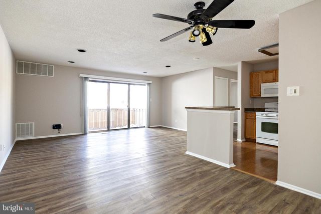 211 WOODHOLLOW DR, Marlton, NJ 08053