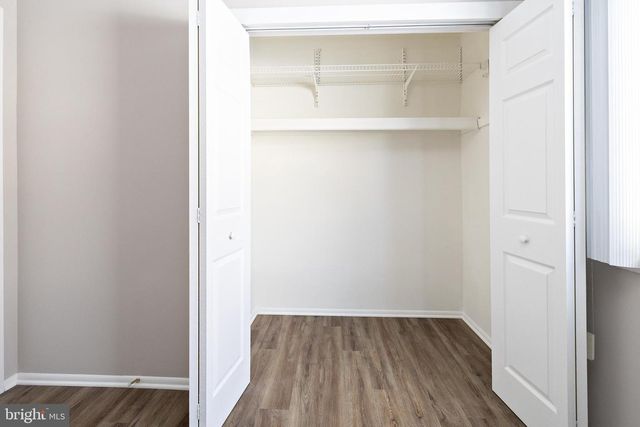 211 WOODHOLLOW DR, Marlton, NJ 08053