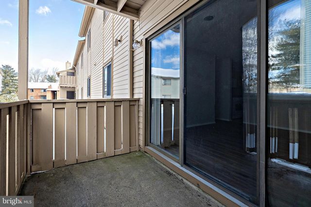 211 WOODHOLLOW DR, Marlton, NJ 08053