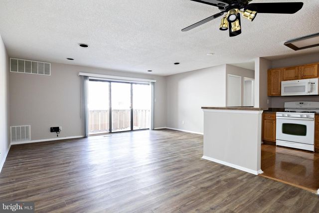 211 WOODHOLLOW DR, Marlton, NJ 08053