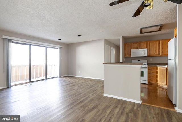 211 WOODHOLLOW DR, Marlton, NJ 08053