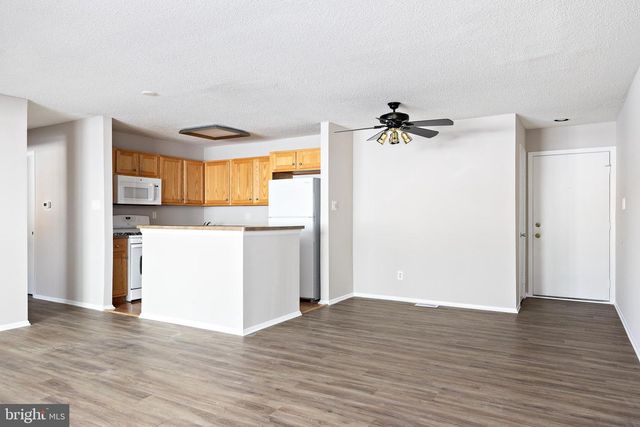 211 WOODHOLLOW DR, Marlton, NJ 08053