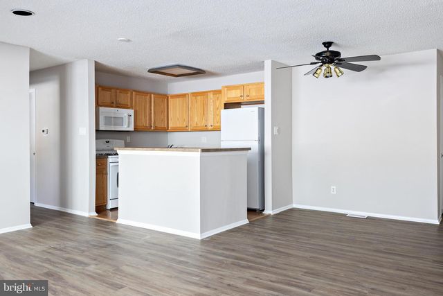 211 WOODHOLLOW DR, Marlton, NJ 08053