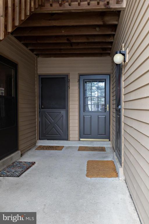 211 WOODHOLLOW DR, Marlton, NJ 08053