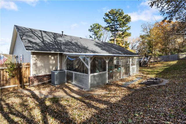 15225 Prairie Grove Lake Road, Prairie Grove, AR 72753