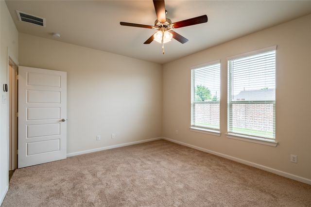 417 Vawter Drive, Van Alstyne, TX 75495