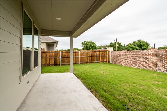 417 Vawter Drive, Van Alstyne, TX 75495