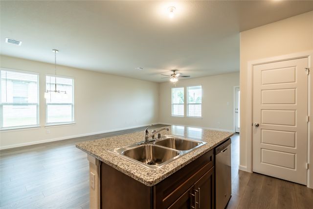 417 Vawter Drive, Van Alstyne, TX 75495