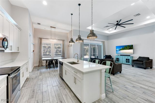 2823 SW 46th TER, Cape Coral, FL 33914