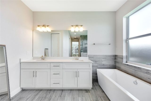 2823 SW 46th TER, Cape Coral, FL 33914