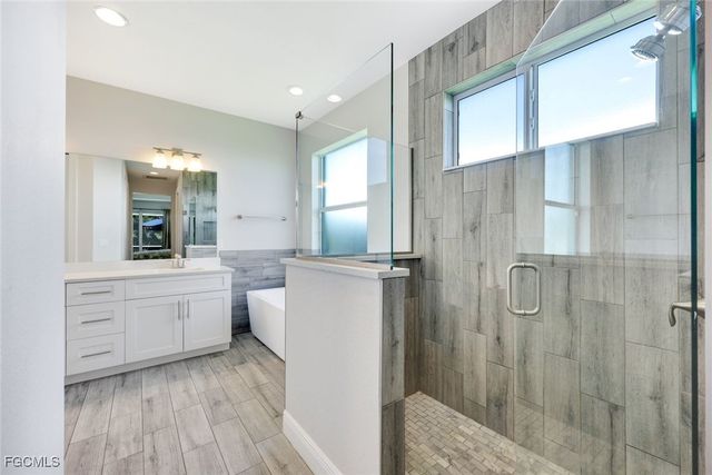 2823 SW 46th TER, Cape Coral, FL 33914