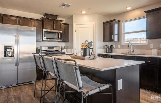 14005 Ivory Chalice Drive 25 LW, Bakersfield, CA 93311