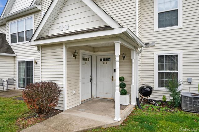 261 Ruth Court, Middletown, NY 10940