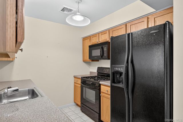 261 Ruth Court, Middletown, NY 10940