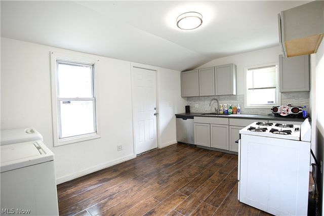 3097 W 106th Street, Cleveland, OH 44111